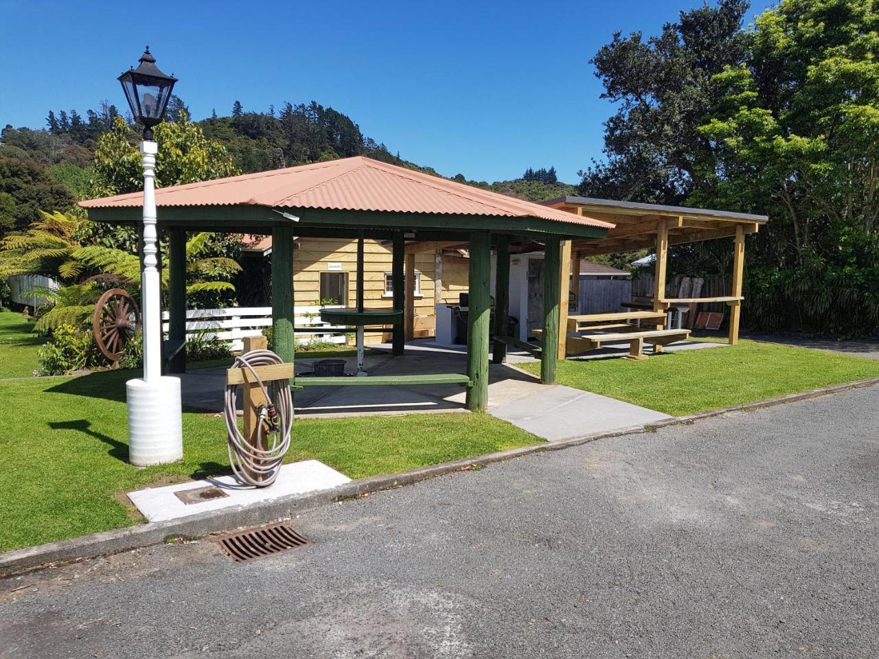 Coromandel Cottages Bagian luar foto