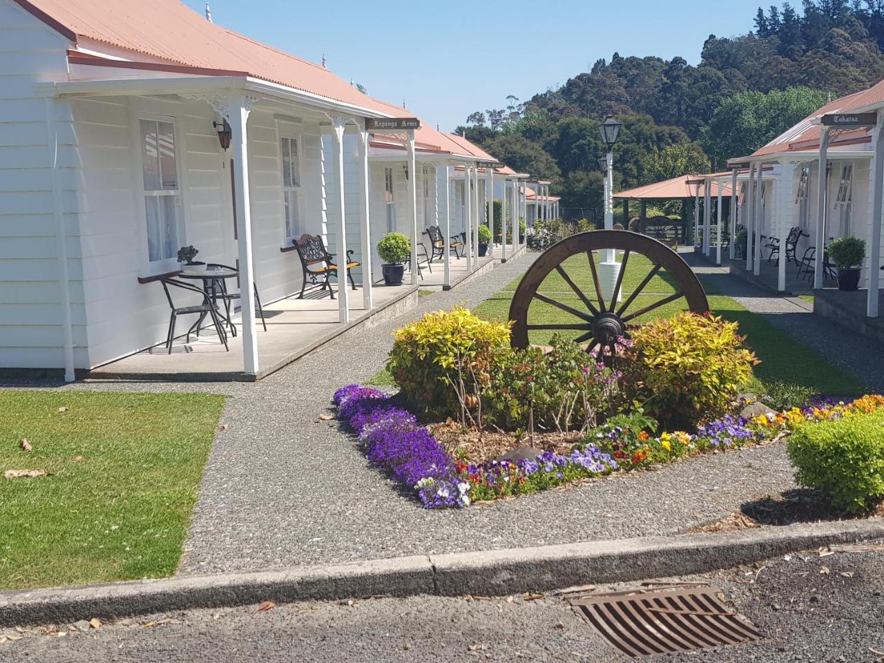 Coromandel Cottages Bagian luar foto