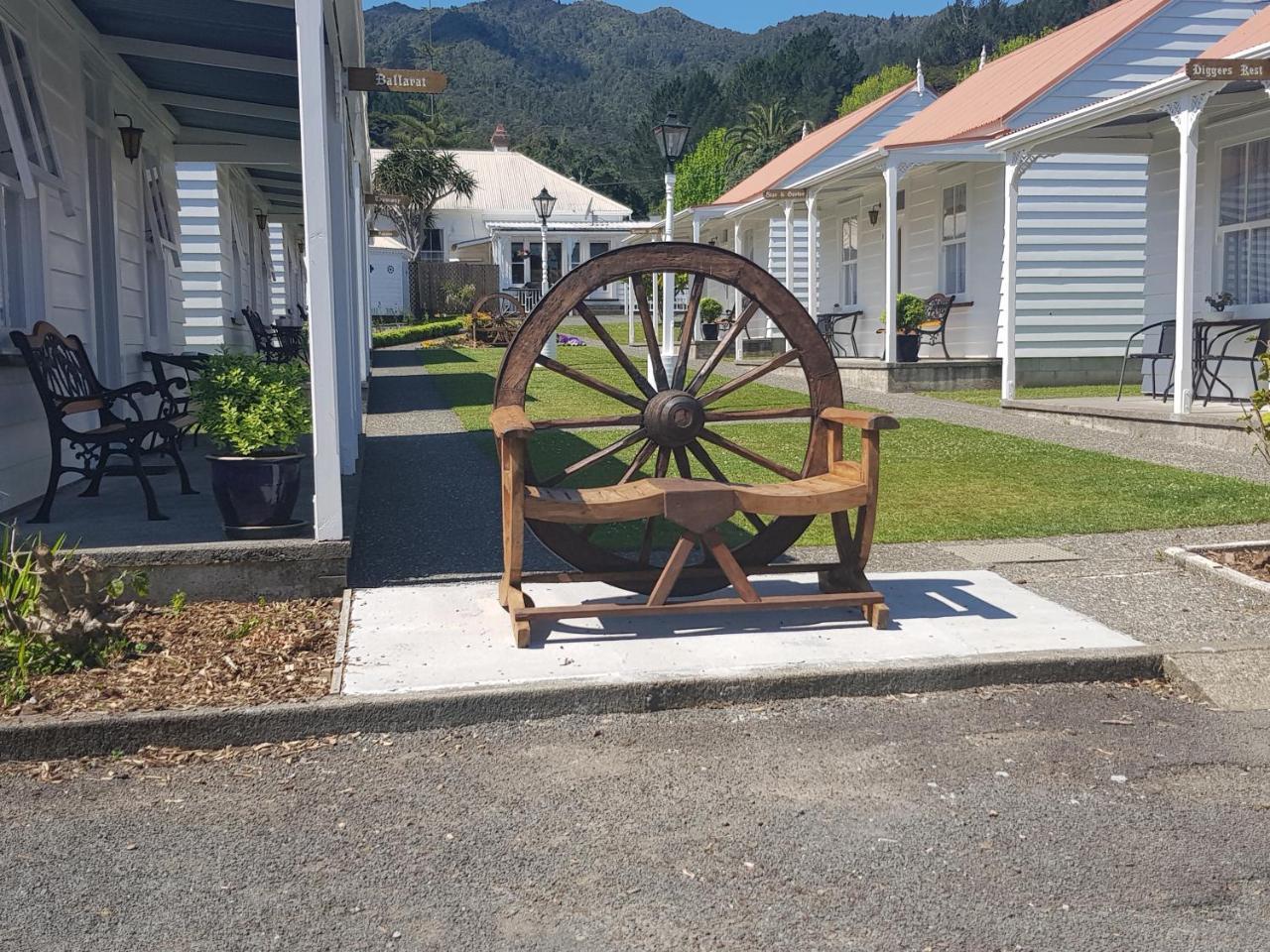 Coromandel Cottages Bagian luar foto