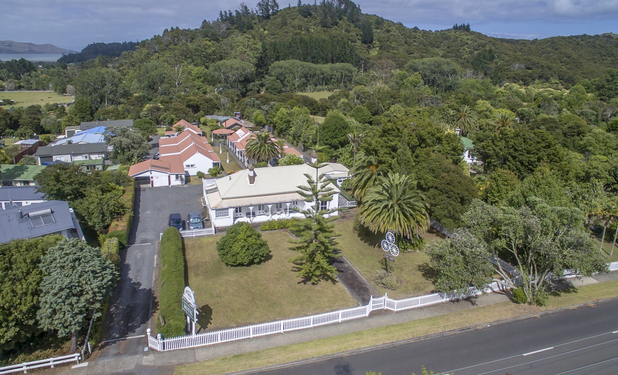 Coromandel Cottages Bagian luar foto