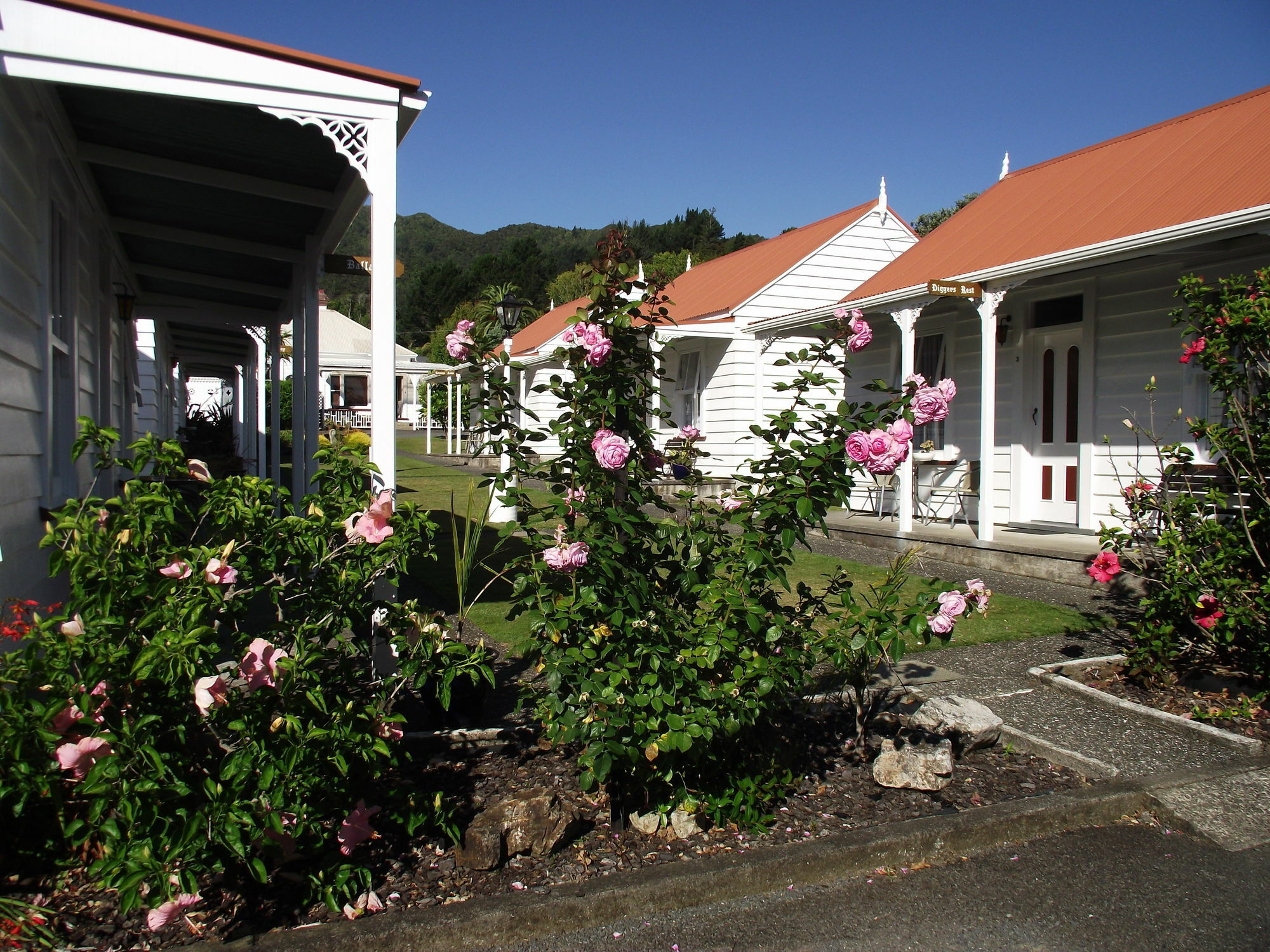 Coromandel Cottages Bagian luar foto